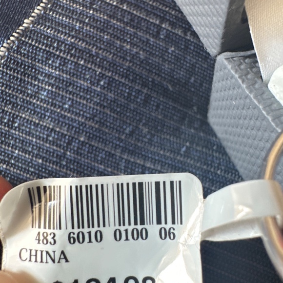 Ring - Picture 3 of 4